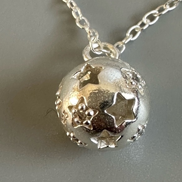 Sterling Silver Star Ball Pendant and Chain - Picture 8 of 8